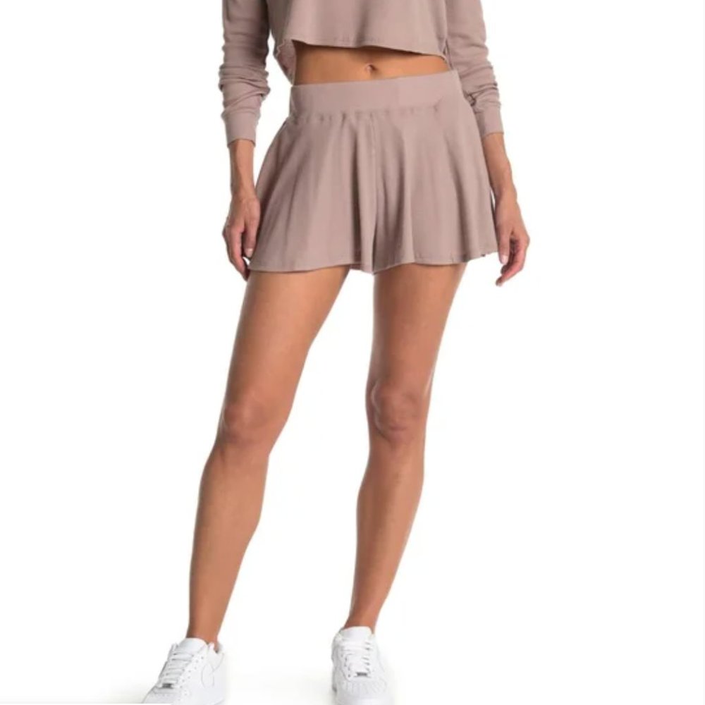 ROW A Thermal Soft Waffle Knit Elastic Waist Lounge Shorts Natural Size Medium